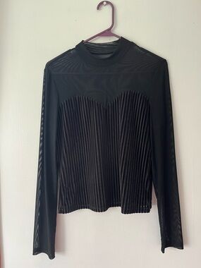 Black long sleeve mesh shirt